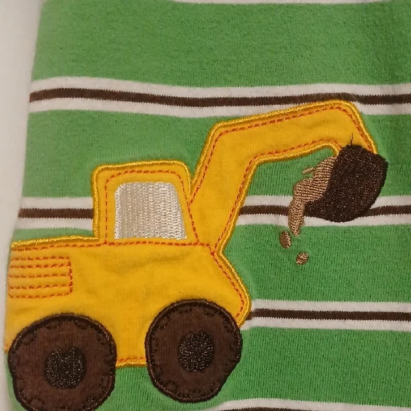 3 Carter's Rompers - Picture 7 of 7